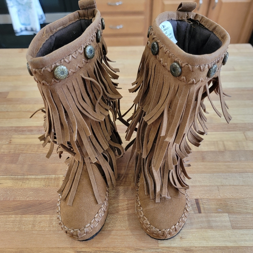 Girls Hot Cakes Boots with fringe size 7-8 for toddlers
